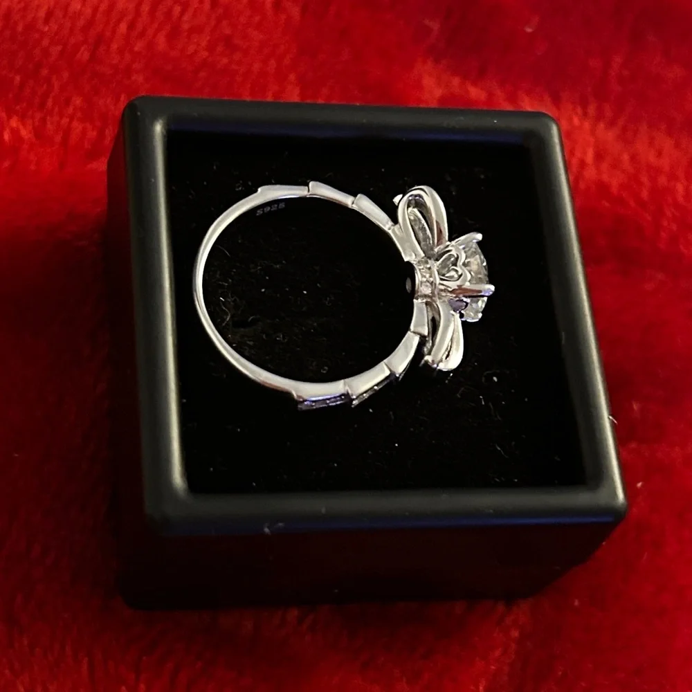 Moissanite Diamond bow‎ ring size 7